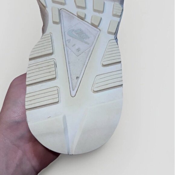 Nike Women Air Huarache Running Sneakers White Platinum Gum Size: 7.5 used - Picture 11 of 12